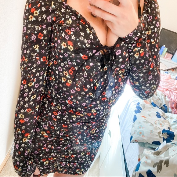 ✨ 3/$20 Black floral slinky lace up ruched mini dress - Picture 3 of 4